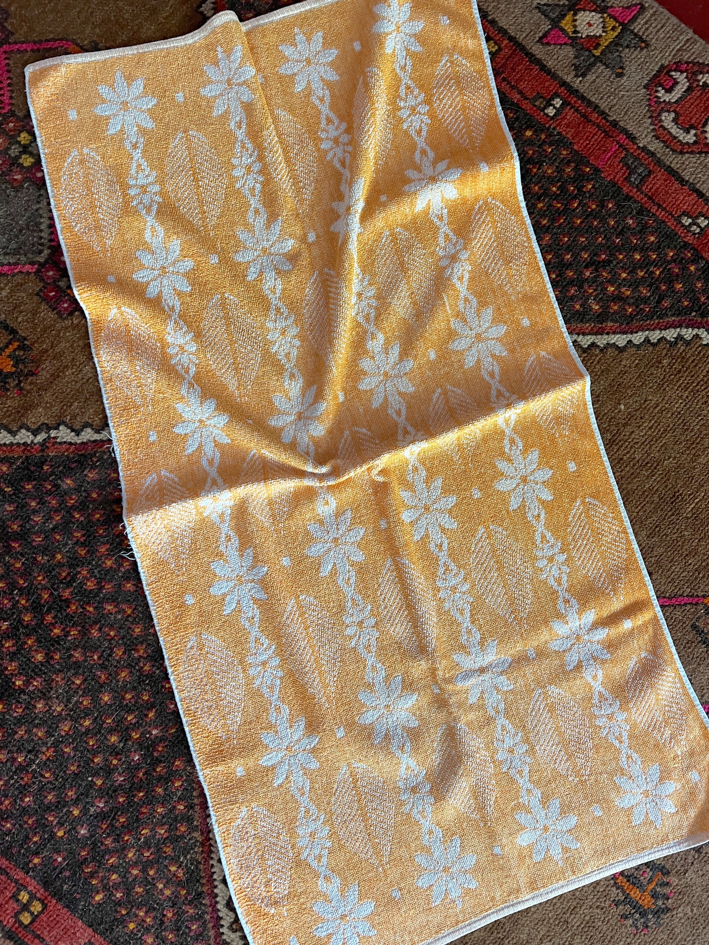 VINTAGE 70's Mustard Floral Towel
