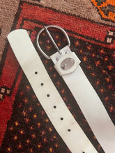 Load image into Gallery viewer, VTG 70&#39;s White Leather Big Buckle Belt 6-14