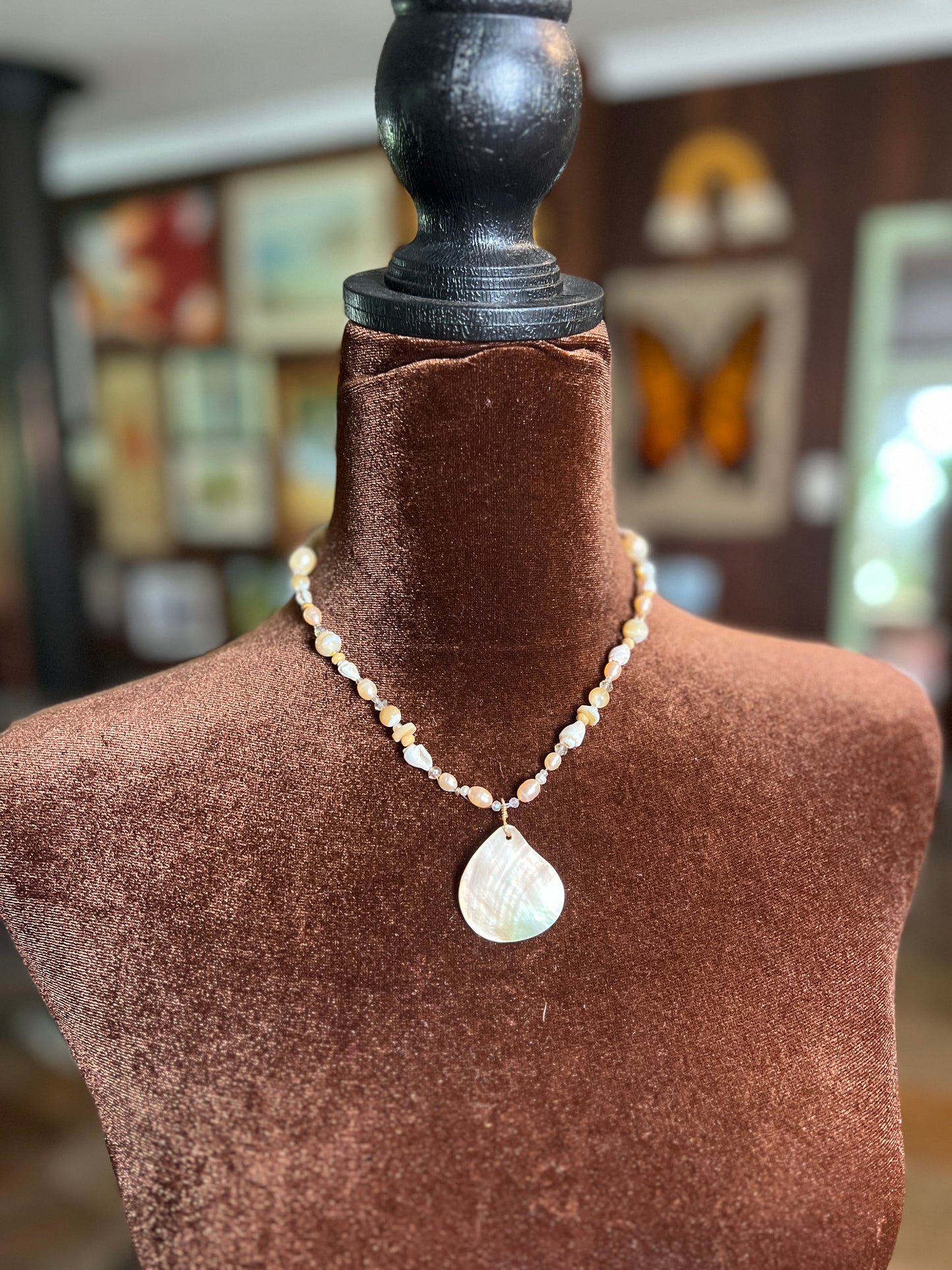 Moon Rae Pearl Agate Necklace