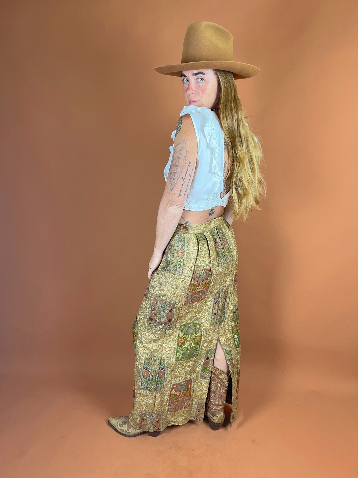 VINTAGE 70’s Embroidered Maxi Skirt 10