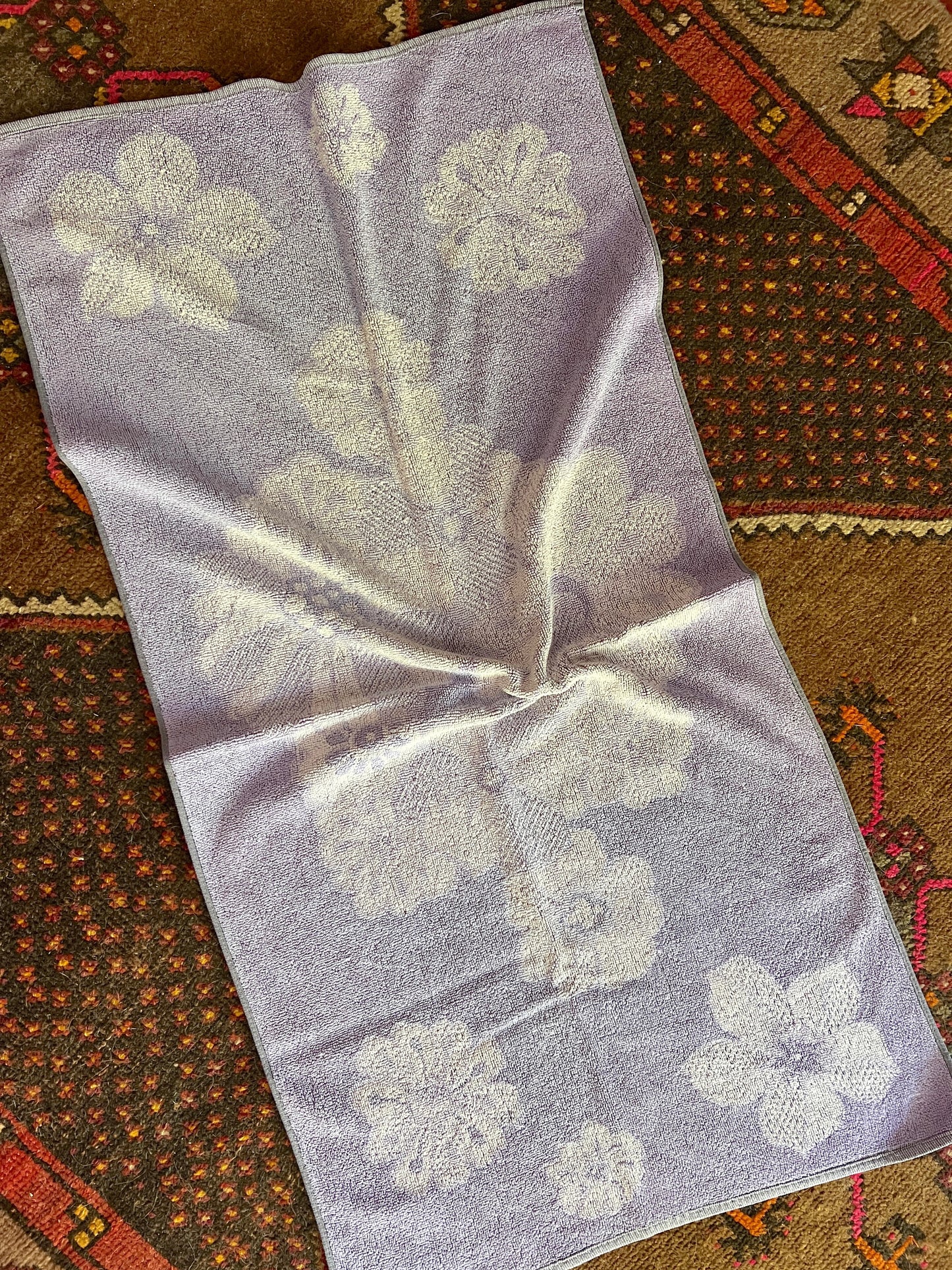 VINTAGE 60's Pastel Purple Floral Towel