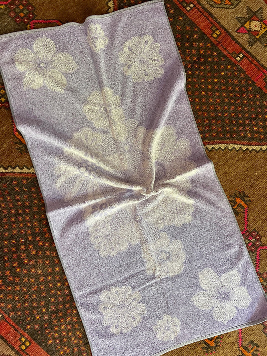 VINTAGE 60's Pastel Purple Floral Towel