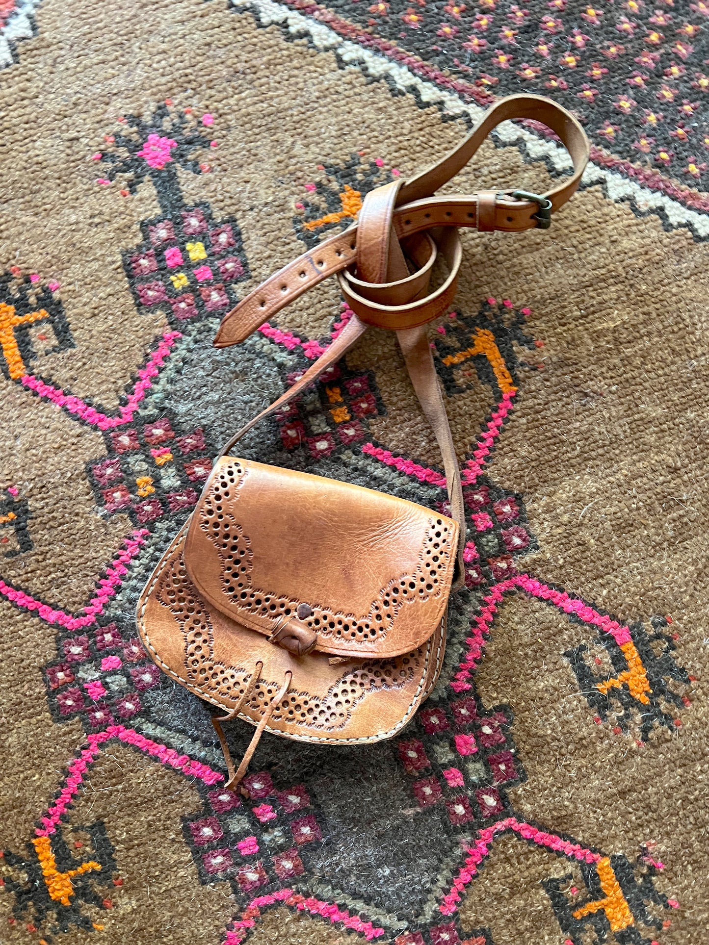 VINTAGE 70's Tooled Leather Tan Bag
