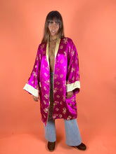 Load image into Gallery viewer, VTG Reversible Kimono OS