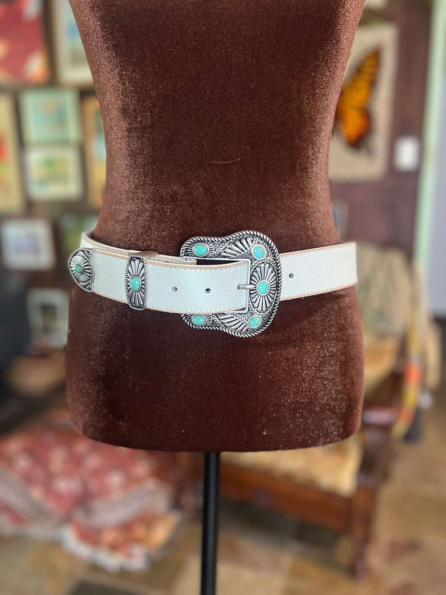 AXESORIA WEST White Leather Belt With Western Buckle