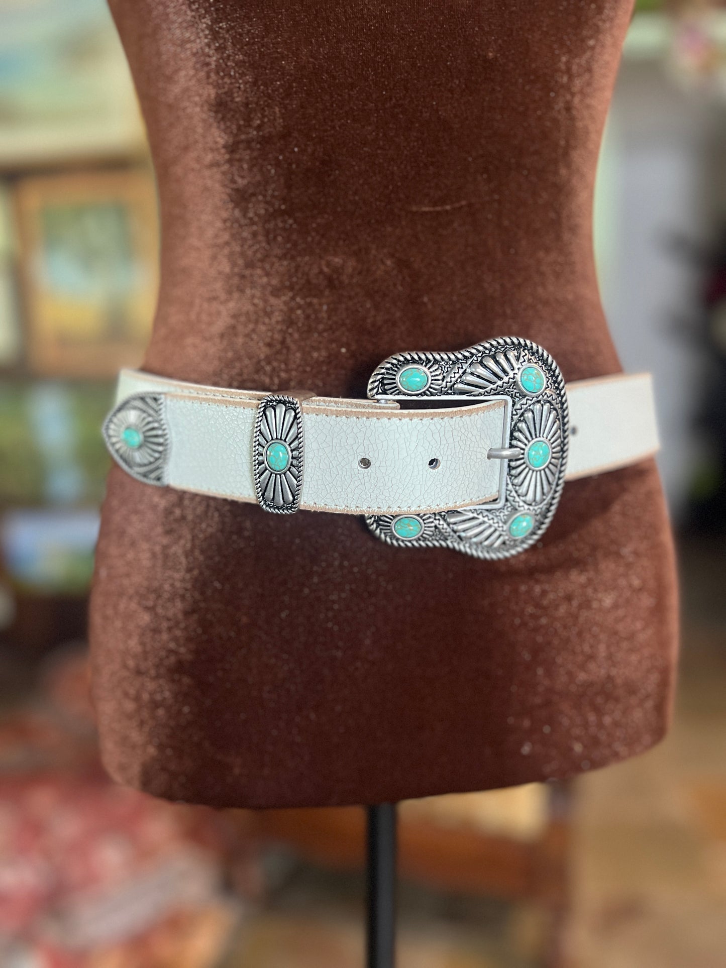 AXESORIA WEST White Leather Belt With Western Buckle