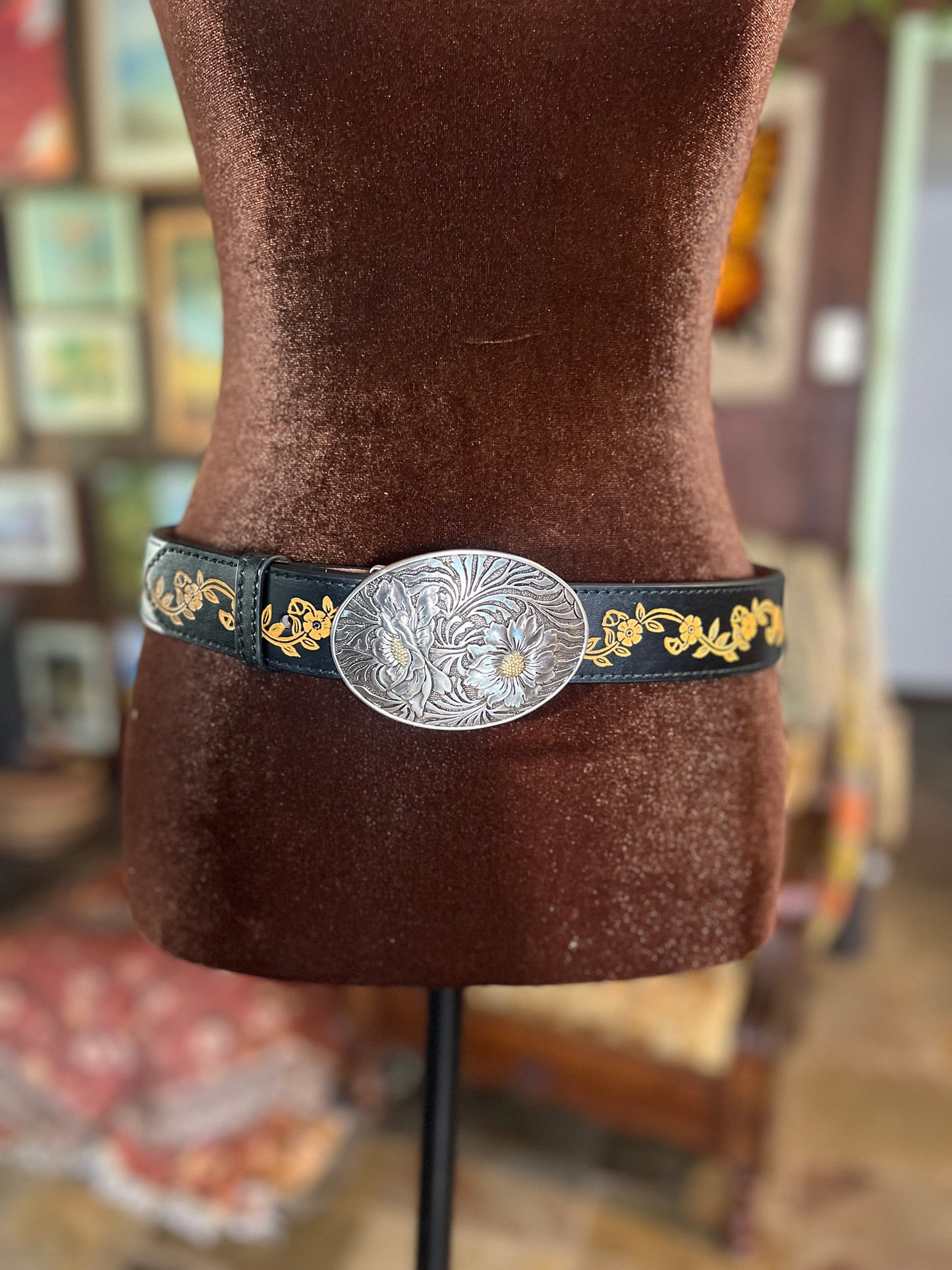 AXESORIA WEST Sunflower Buckle with Floral Tooled Leather Belt Black