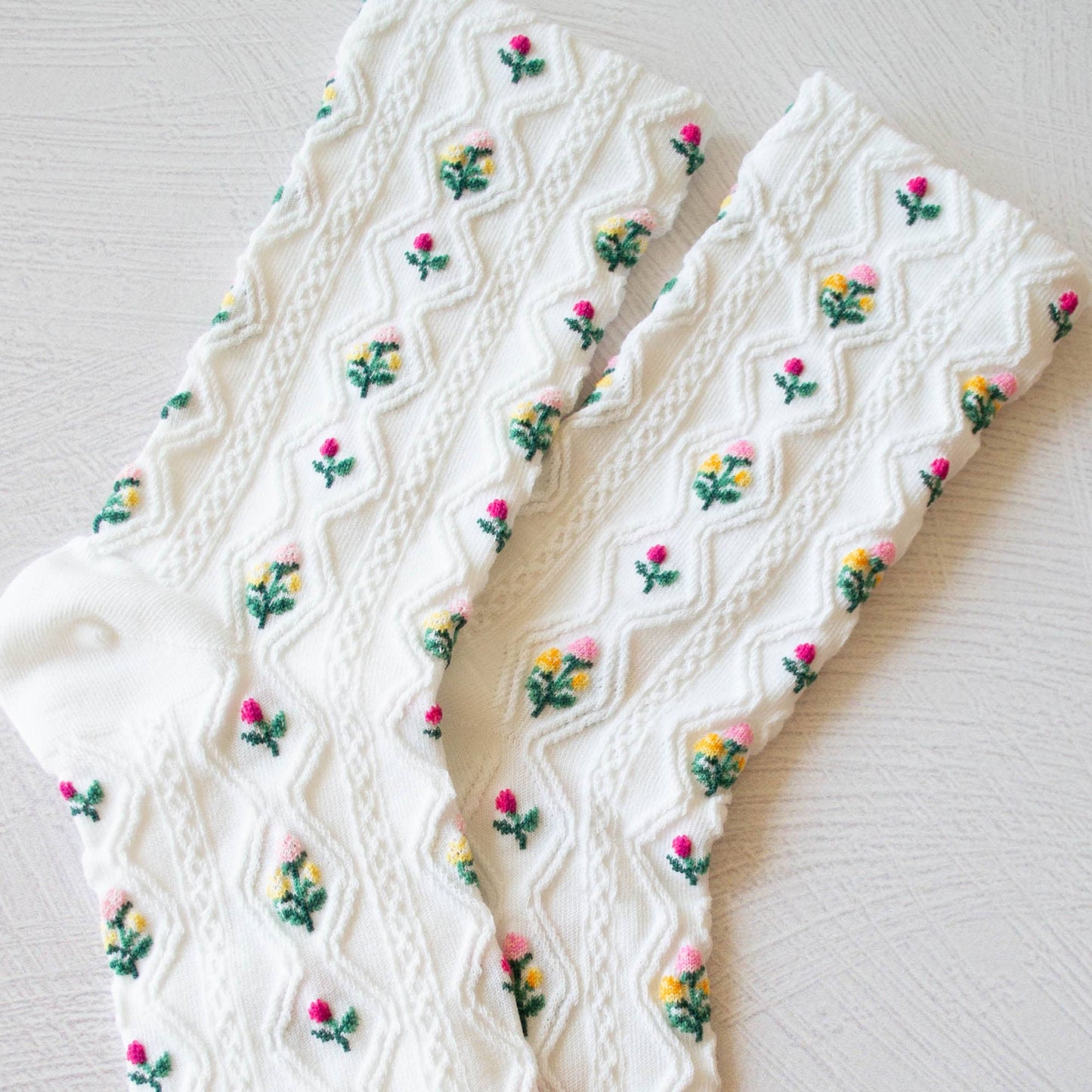 TIEPOLOGY Romantic Floral Casual Socks: White