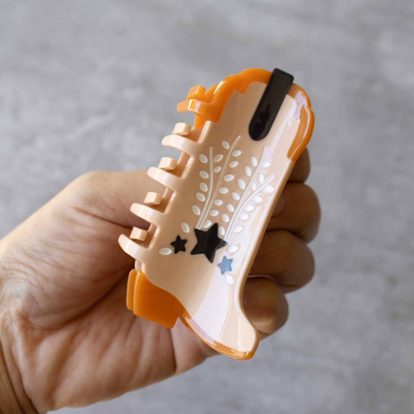 TIPOLOGY Eco Shooting Star Cowboy Boots Hair Claw Clip: Oatmeal
